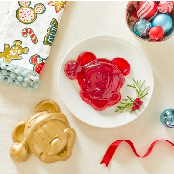 * Mickey Mouse with Christmas hat jello mold, NWT - Picture 4 of 5